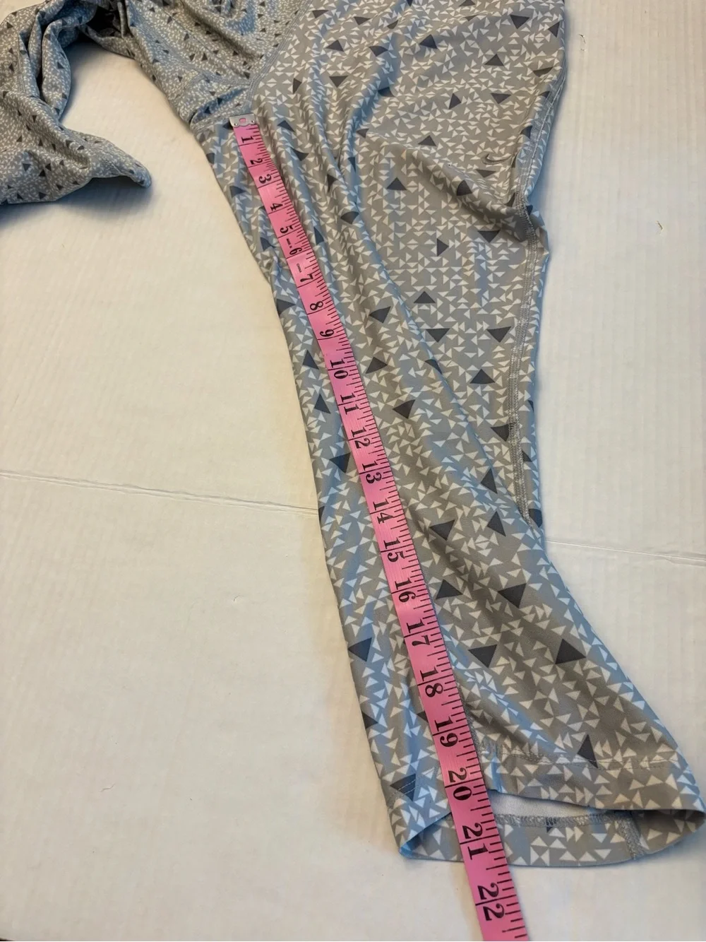 NIKE DRI FIT Capri Crop Legging Light Gray Size Large
